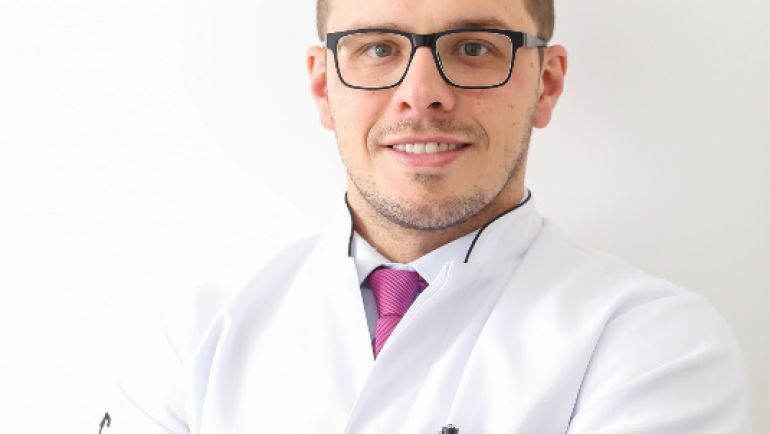 Dr. Marcos Furman